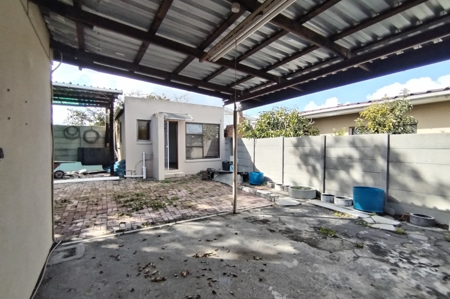 4 Bedroom Property for Sale in Protea Heights Western Cape